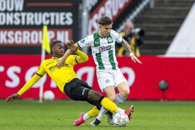 他在禁区前 他在禁区前